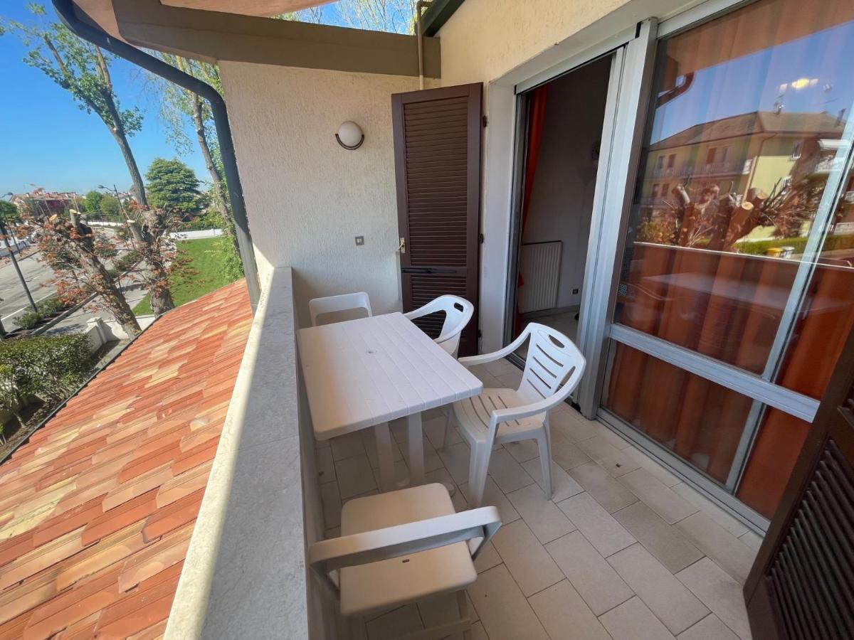 Vega Bilocale Con Piscina E Terrazza Caorle Exterior foto